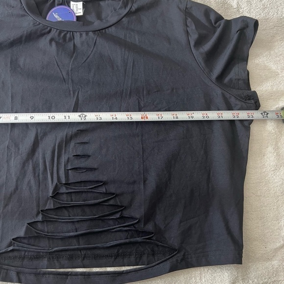SweatyRocks black XXL cropped distressed t-shirt. NWT. - Picture 3 of 6